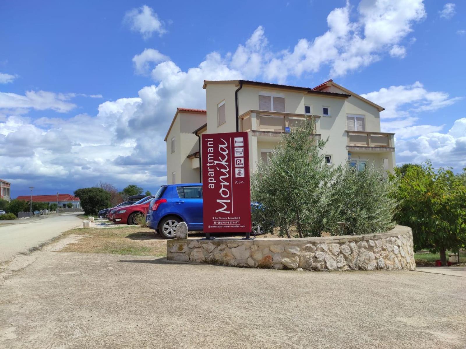 Apartments Monika Нін Екстер'єр фото