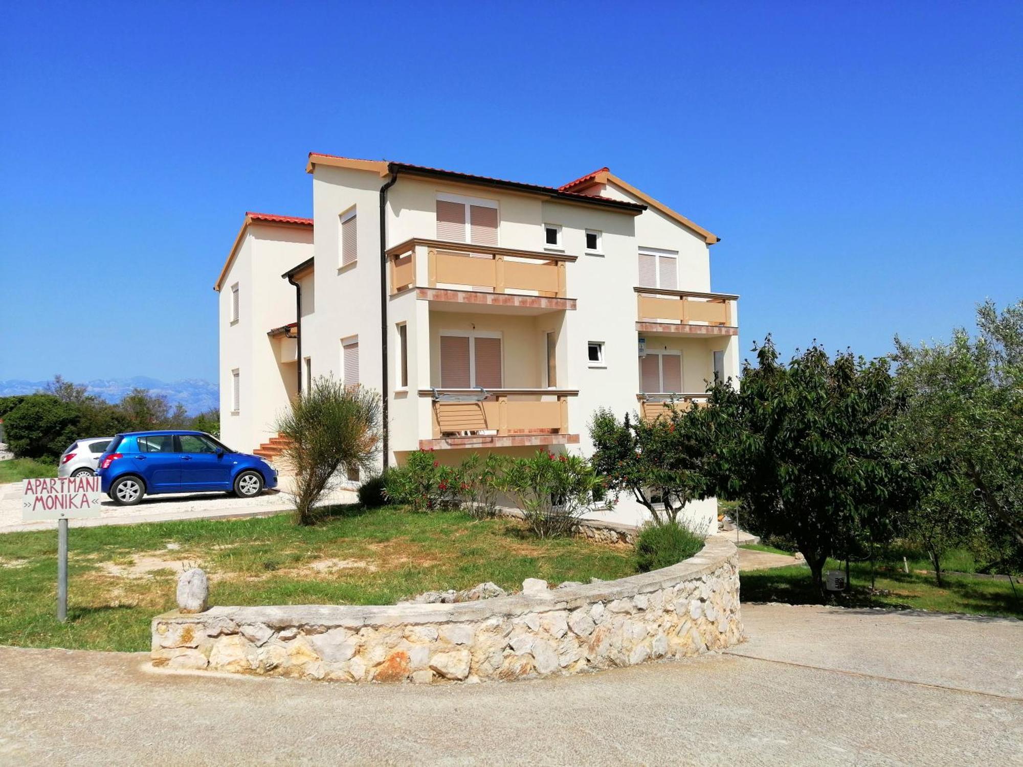 Apartments Monika Нін Екстер'єр фото